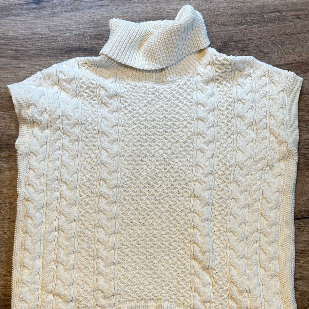 Sleeveless cable sweater, off-white/cream